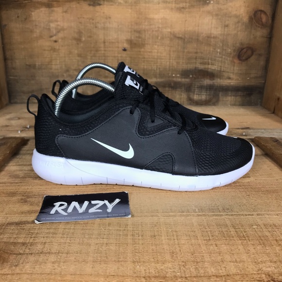 nike youth shoes wide width